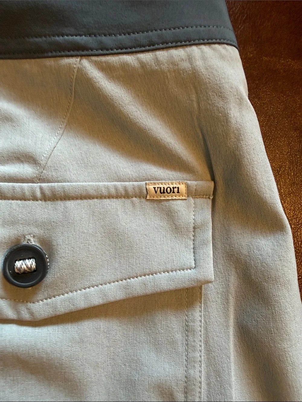 Vuori Light Gray Cruise Board Shorts 7” with Dark Gray Waistband-NEVER WORN